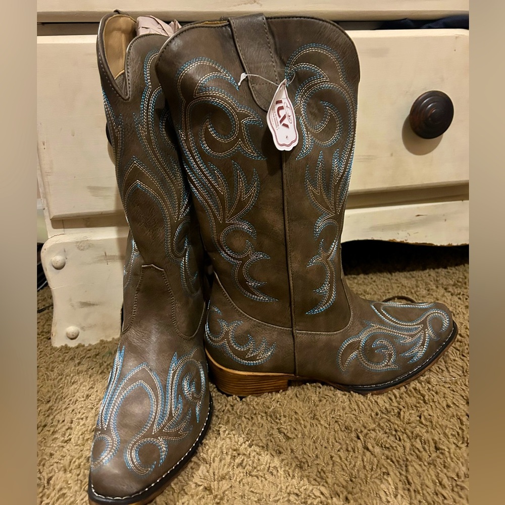 IUV Cowboy Boots
